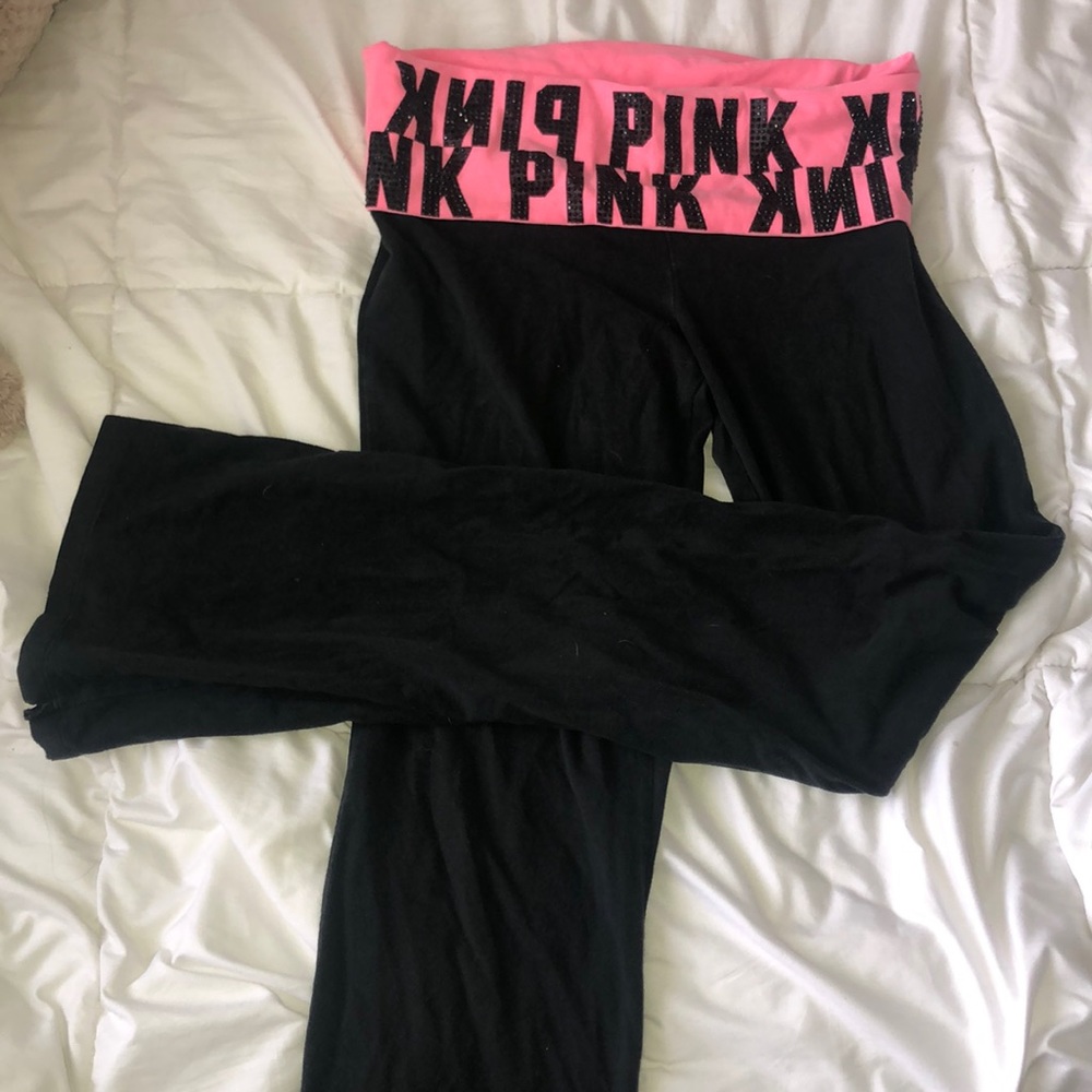 pink yoga pants